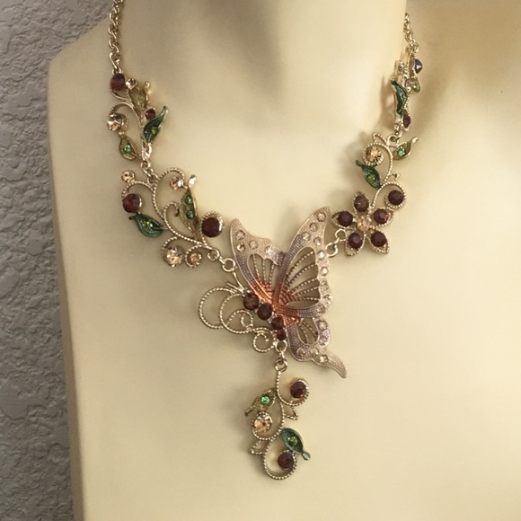 Crystal Butterfly Necklace Set/Brown - Picture 3 of 8