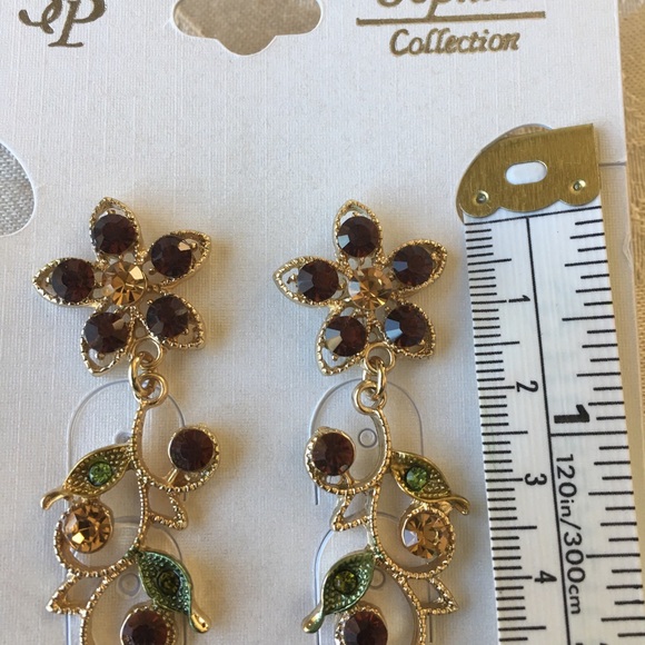 Crystal Butterfly Necklace Set/Brown - Picture 7 of 8