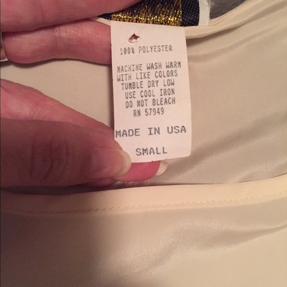 Basic neutral shell - Picture 3 of 3