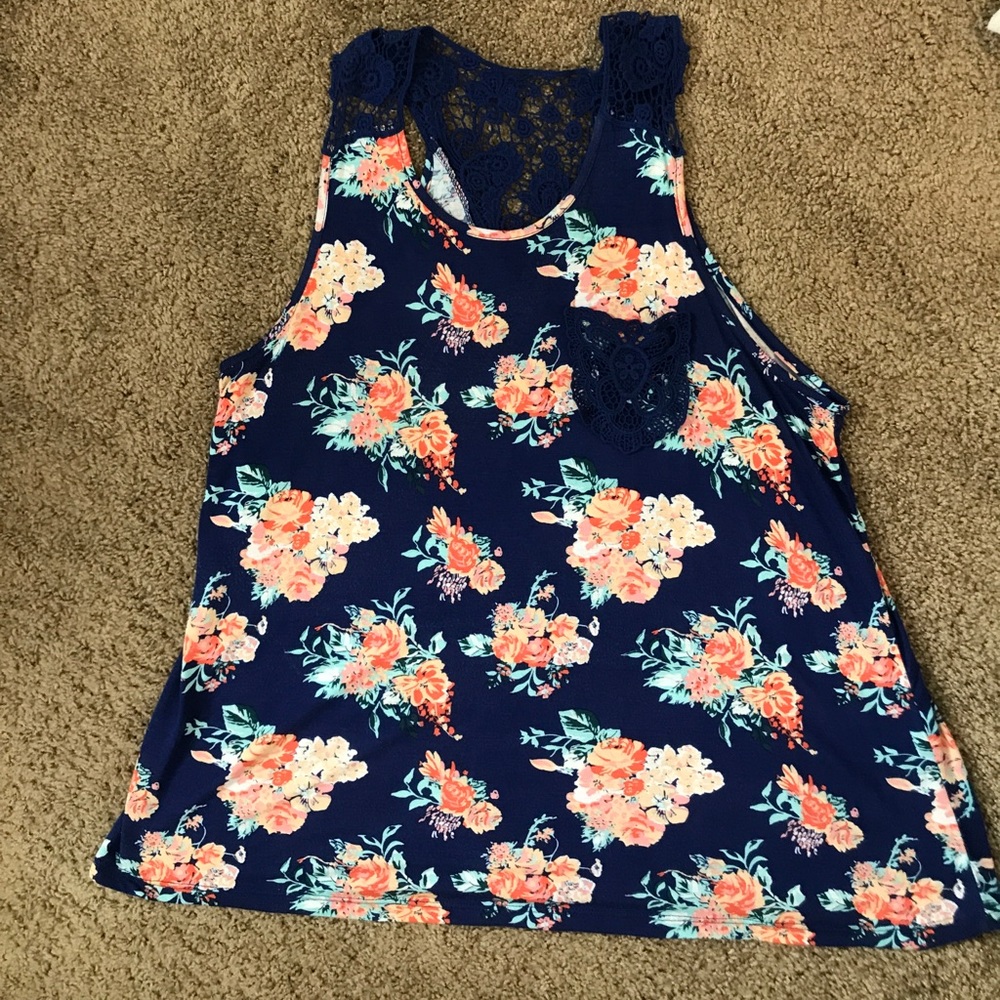 Tank top - Picture 2 of 3