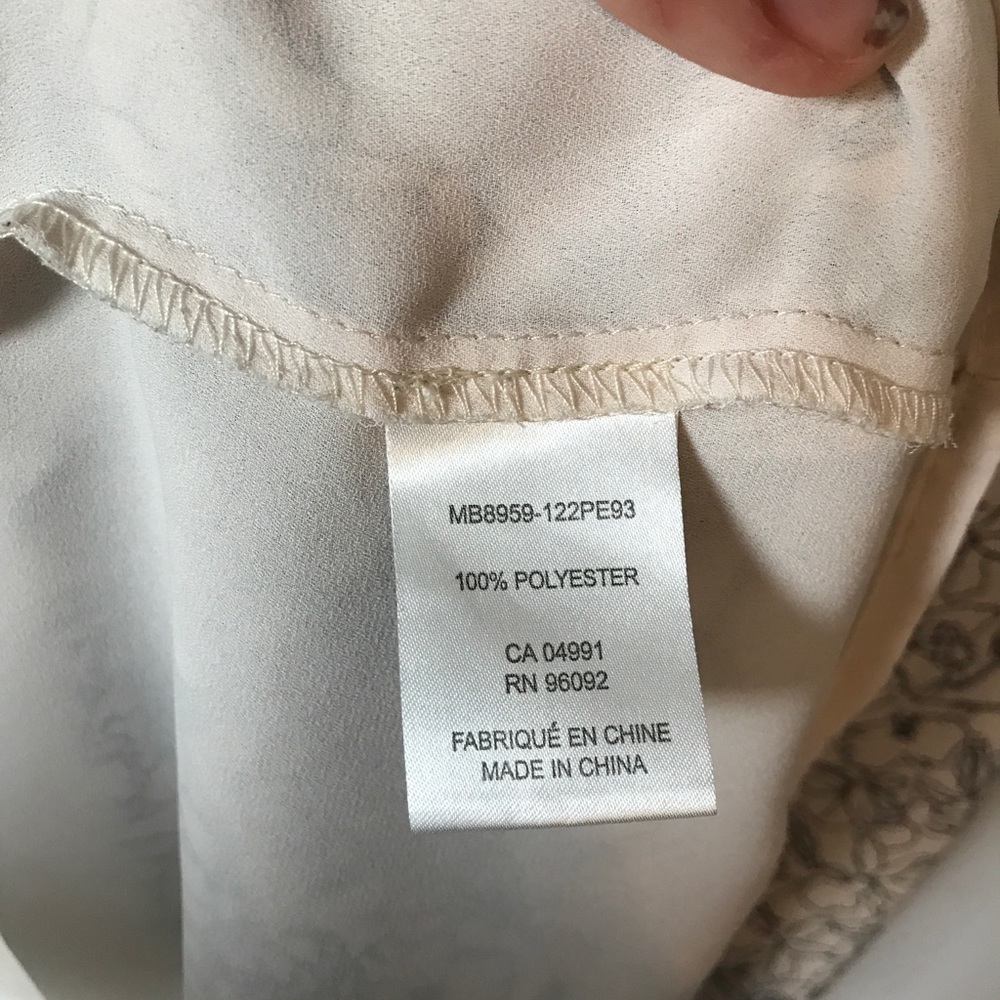 Lila Rose Trapeze Split Back Floral Taupe Tank - Picture 6 of 8