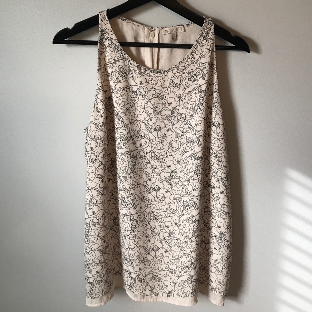 Lila Rose Trapeze Split Back Floral Taupe Tank - Picture 7 of 8