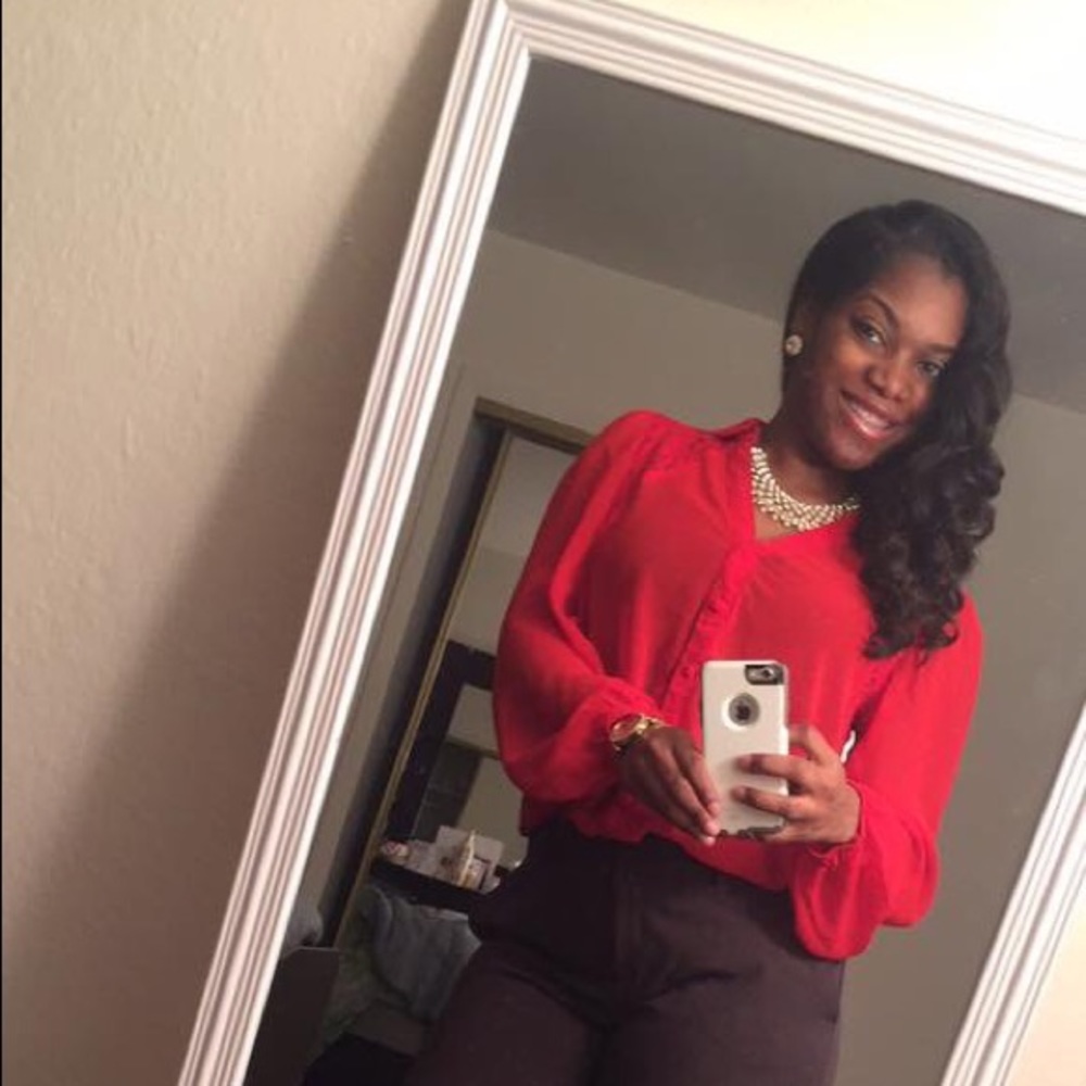 Meet your Posher, Demisha