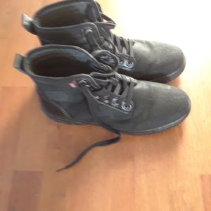 Black levis boots