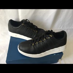 New in box k Swiss tennis shoes