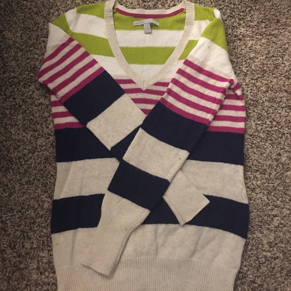 Classic v-neck old navy sweater