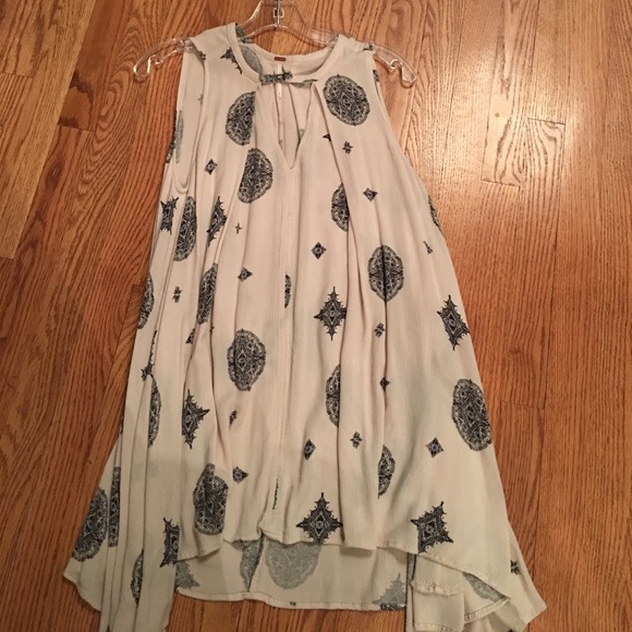 Free People sleeveless tunic, size P/S. - Picture 2 of 4