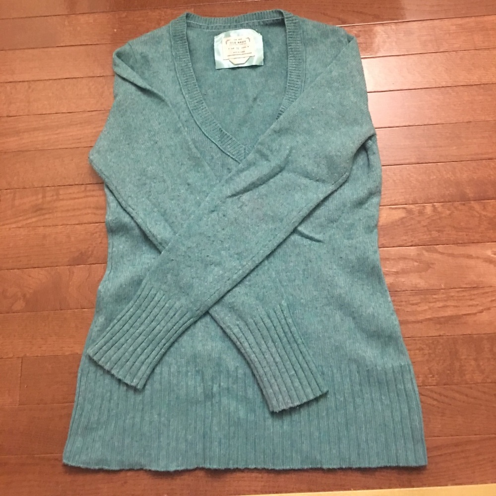 Old navy sweater ❄️