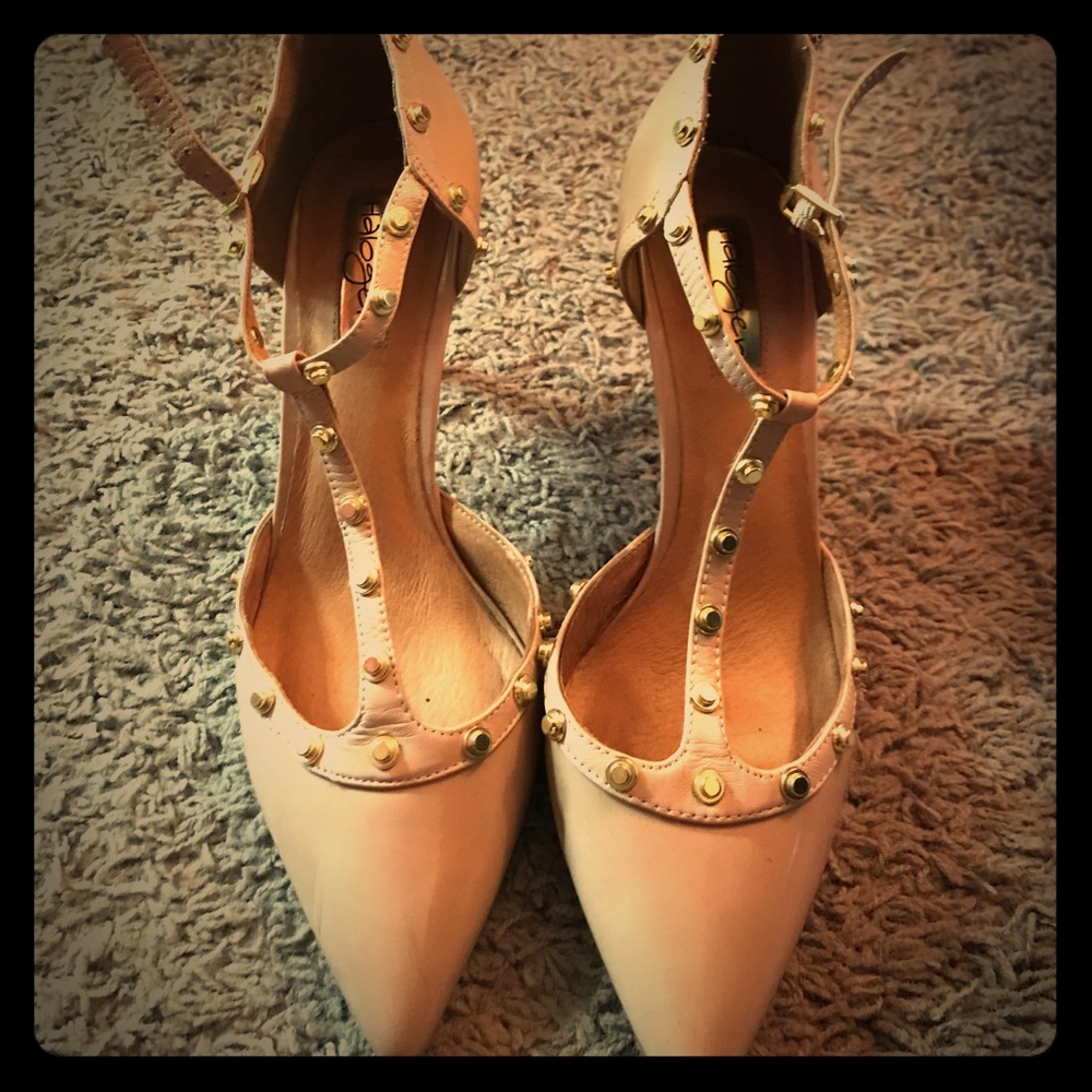 HALOGEN nude/pink heels