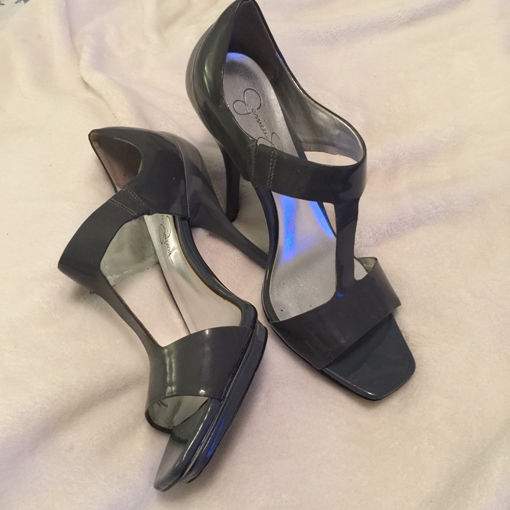 Jessica Simpson gray heels