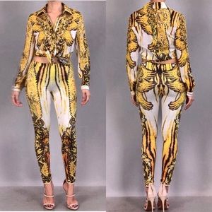 2pc Vintage Print Set