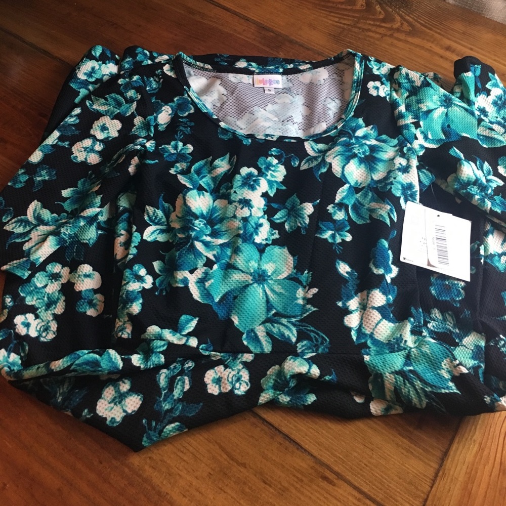 BNWT BLUE FLORAL NICOLE (Lularoe)