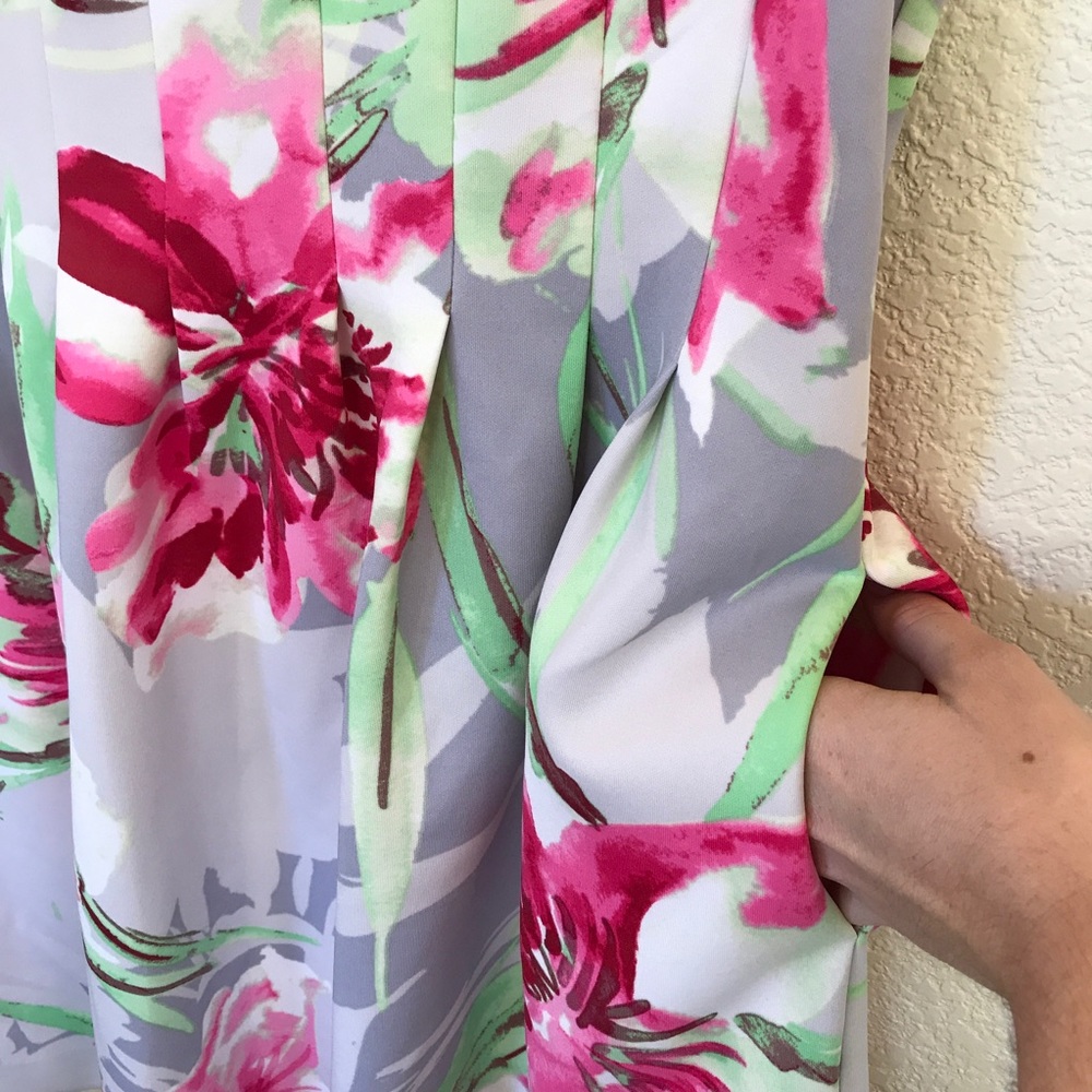 Vince Camuto Floral fit flare dress reverse pleat - Picture 5 of 8