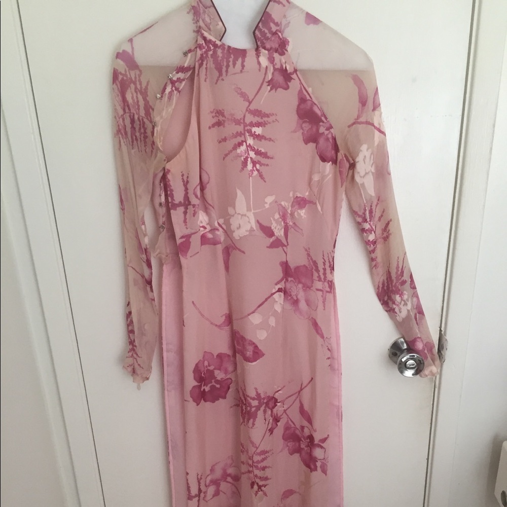 Traditional  Vietnamese pink dress