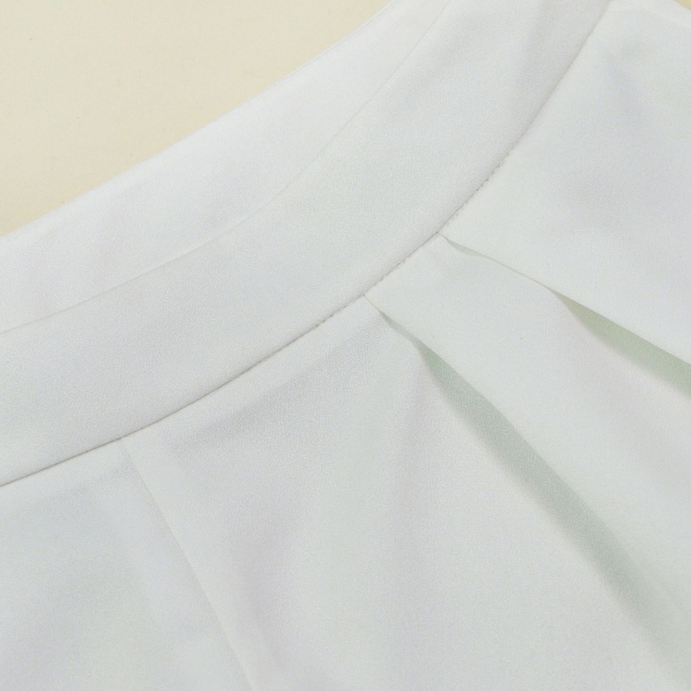 LACE TRIMMED SHORTS - Picture 4 of 4