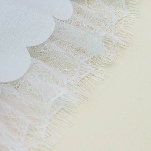 LACE TRIMMED SHORTS - Picture 3 of 4