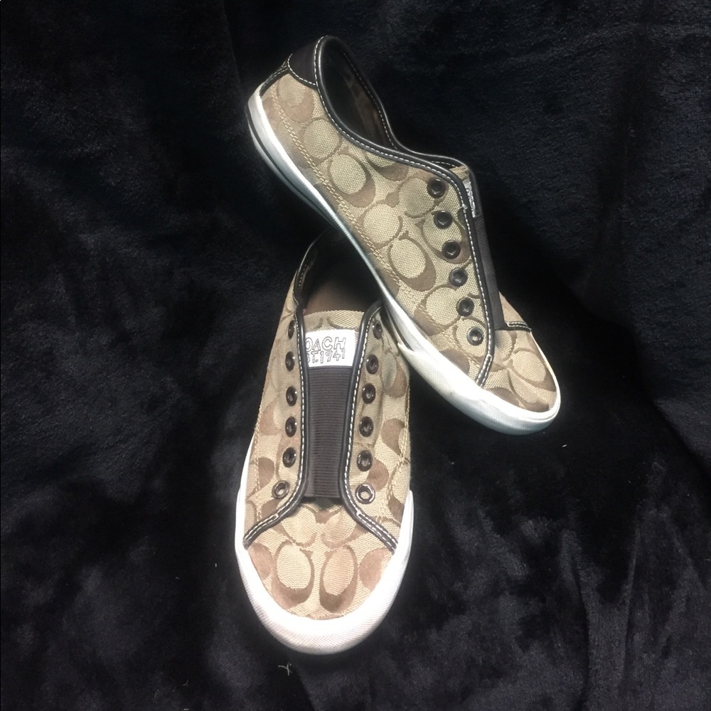 COACH shoes loafers tennis. 8B. Brown