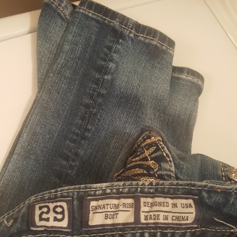 Clothes - Picture 3 of 3