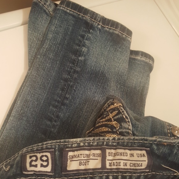 Clothes - Picture 3 of 3