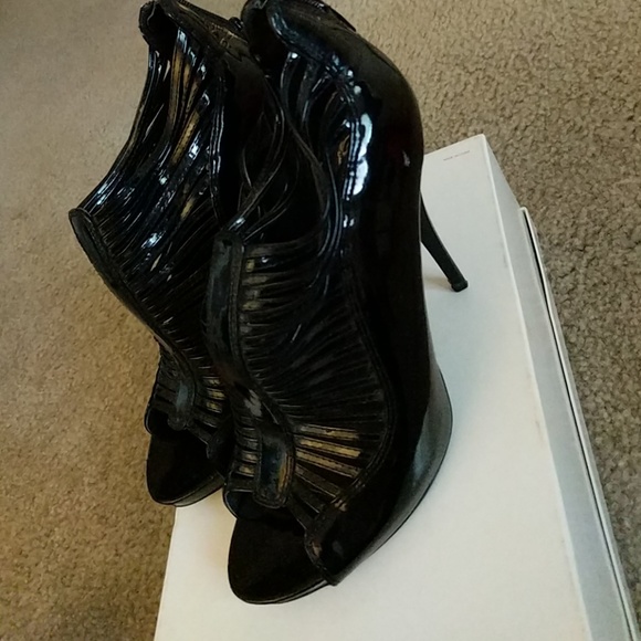 Black Heels - Picture 2 of 4