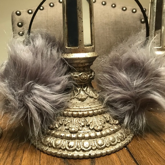 Fur ear muffs 🔴 - Picture 2 of 3