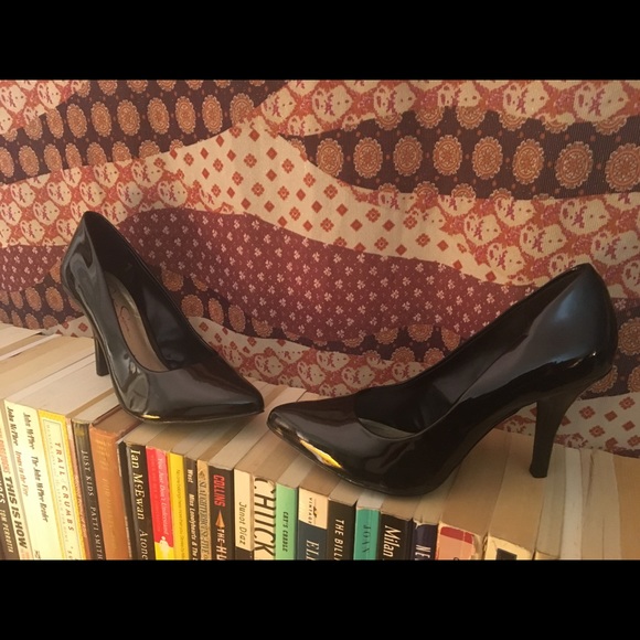 Jessica Simpson Patent Leather Stiletto Heels - Picture 5 of 8