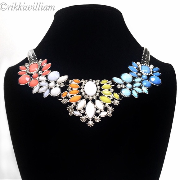 Beautiful Multi-Colored Pastel Statement Necklace - Picture 2 of 4
