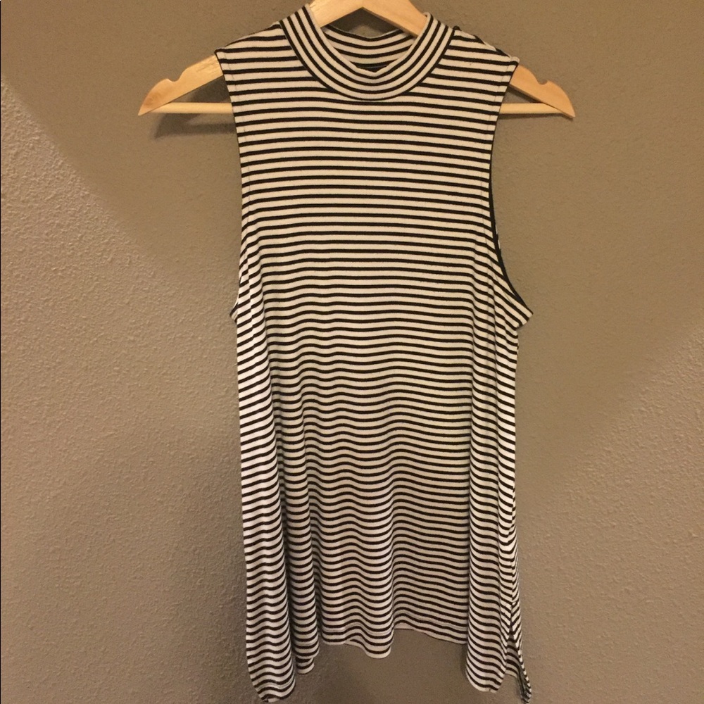 Mossimo mock neck ribbed tank