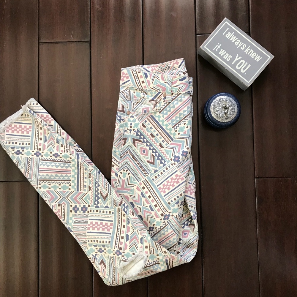 Aztec print, skinny jeans