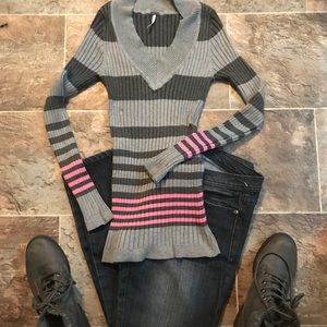❄️B1G1F POOF gry & pink ribbed style sweater S