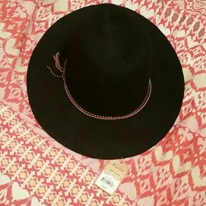 Black Mudd Hat