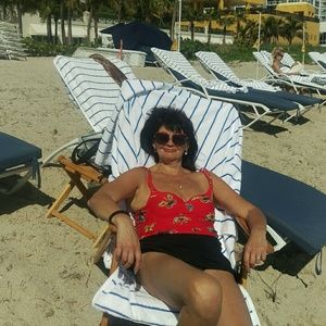 Meet your Posher, Larisa