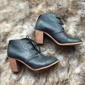{Toms} Lunata Suede Bootie NWOB