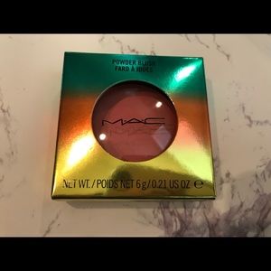MAC Wash & Dry Hipness Powder Blush