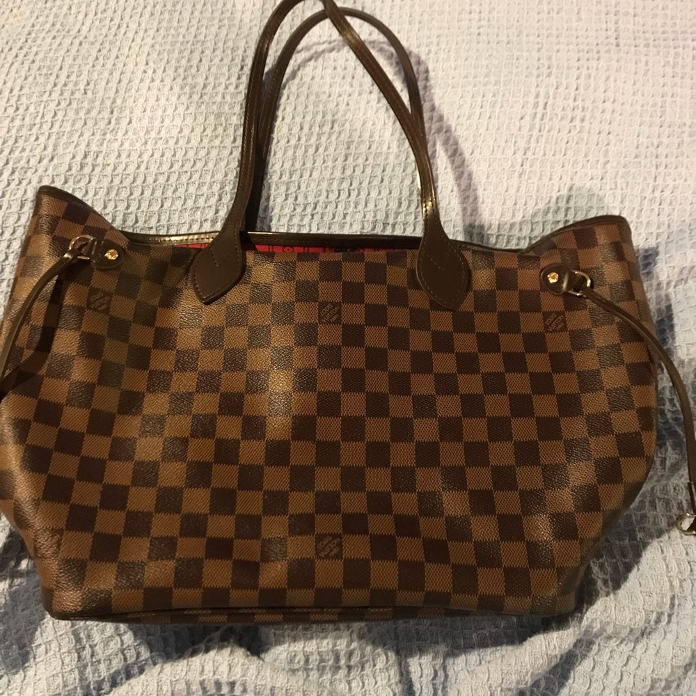 **LV Rep bag