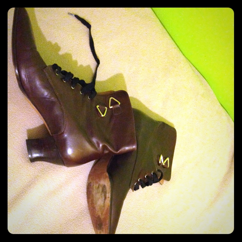 Nordstrom brand leather laceup kitten heel BOOTIES