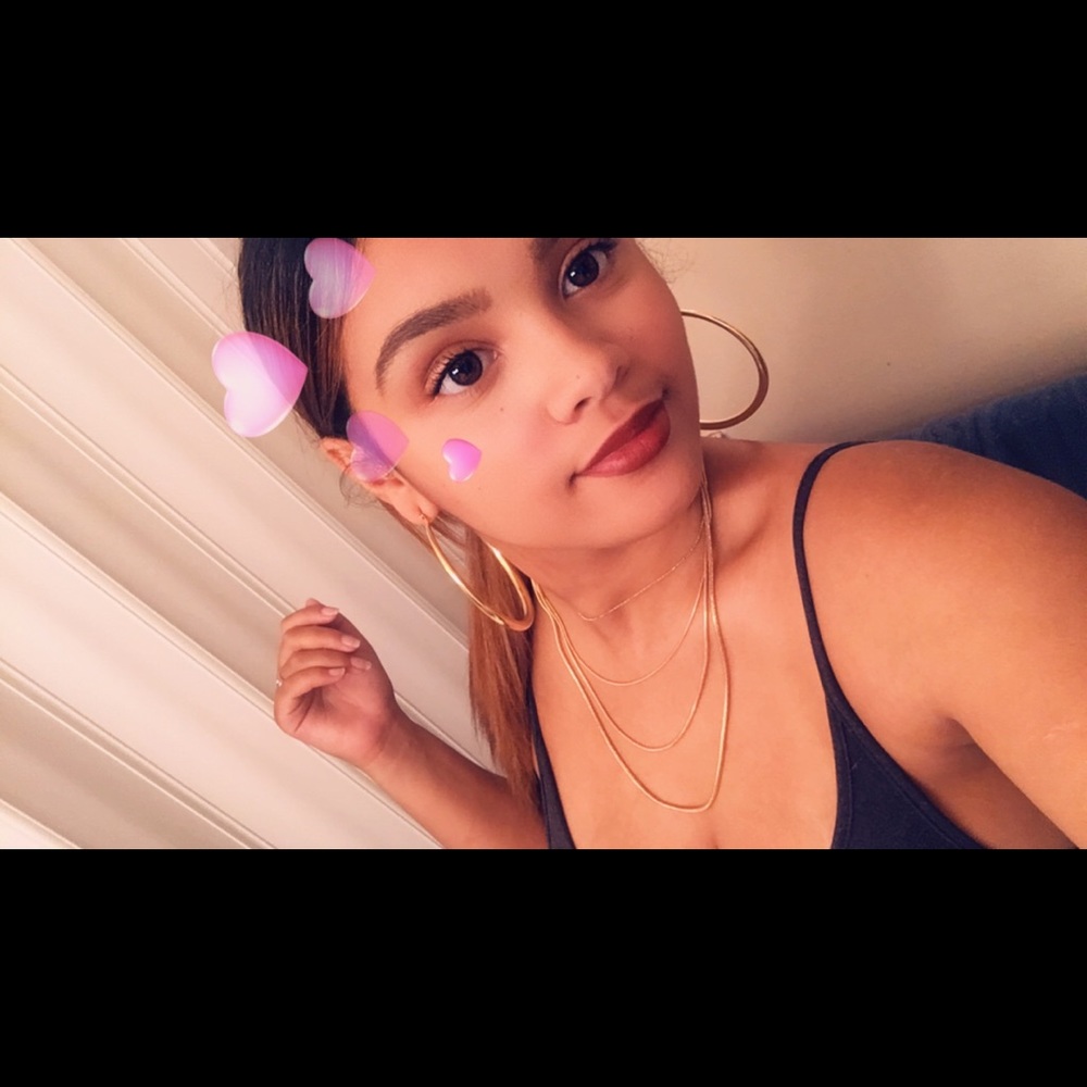 Meet your Posher, Sierra