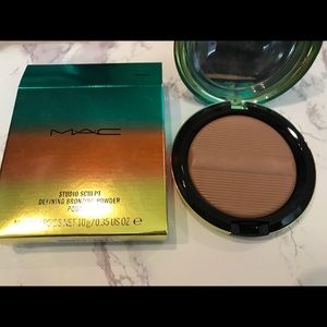 MAC Wash & Dry Bronzing Powder: Delicates