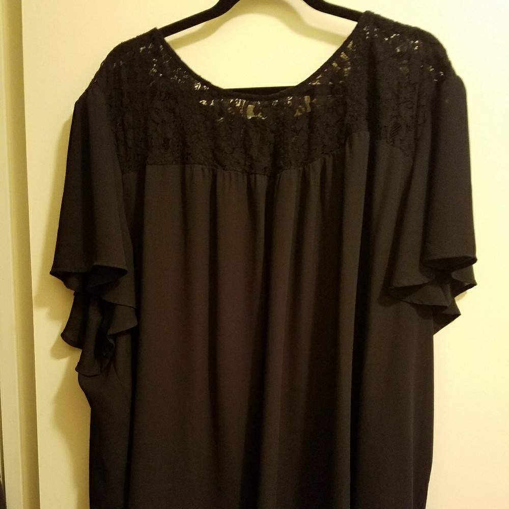 Torrid EUC black blouse with lace Size 6 Plus