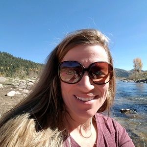 Meet your Posher, Ashley