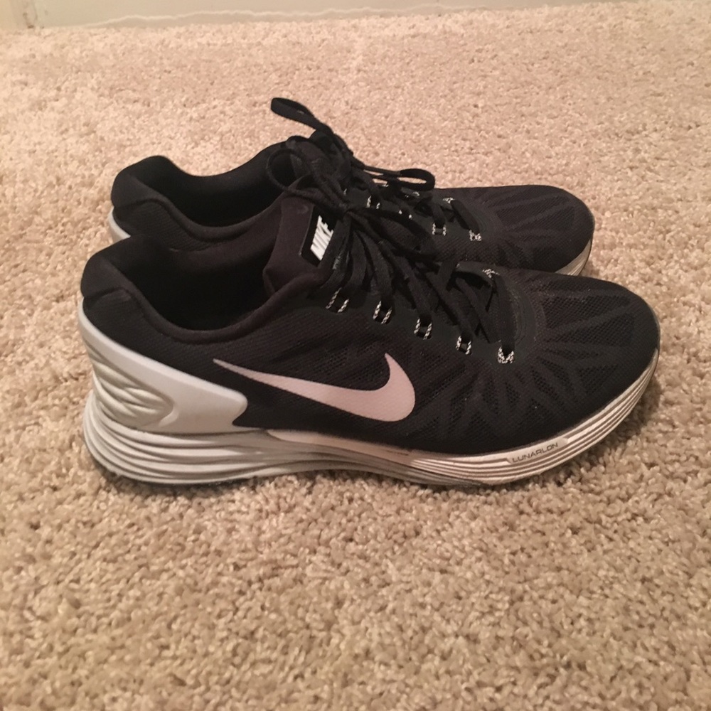 Women’s Nike LUNARGLIDE 6 sneakers
