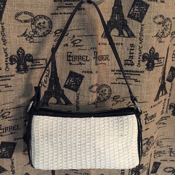 4/$20 Small Straw Shoulder Bag Purse Silver Heart - Picture 5 of 8