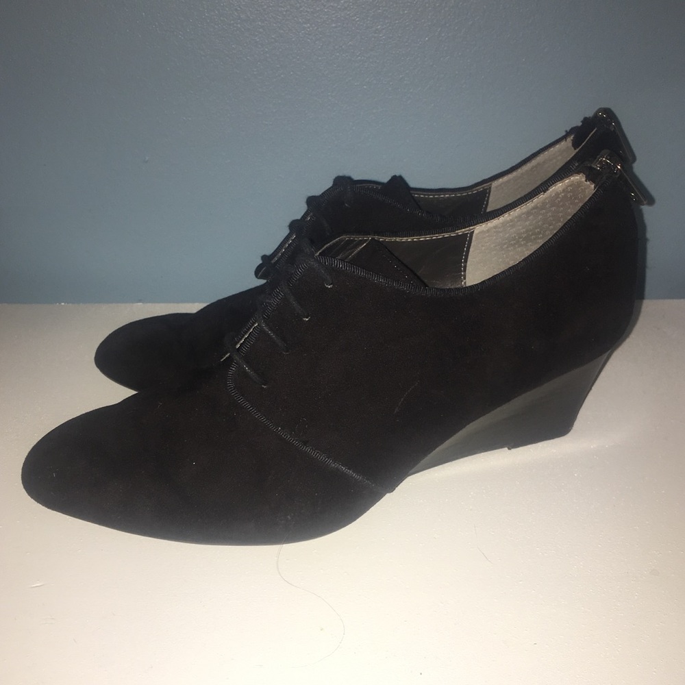 Vintage Inspired Suede Heels