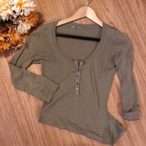 🍁James Perse scoop neck henley 🍁