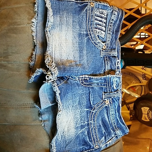 Shorts - Picture 2 of 2