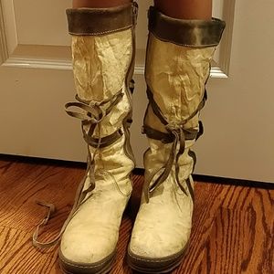 Aldo snow boots size 6