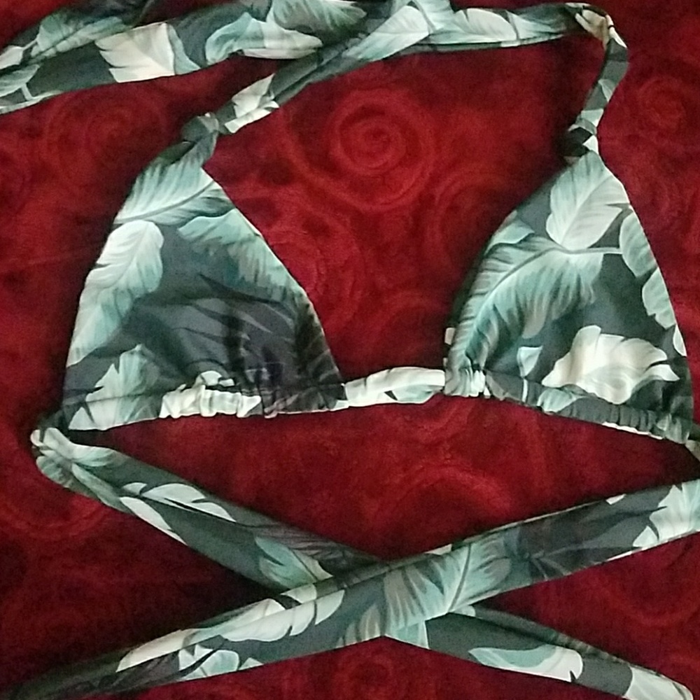 Mikoh NWOT St. John triangle halter bikini top -XS