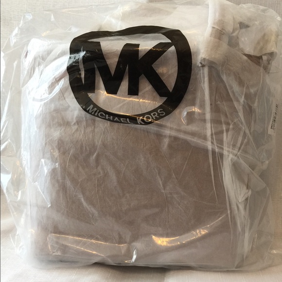 New Michael Kors Morgan Tote in Acorn! - Picture 3 of 7