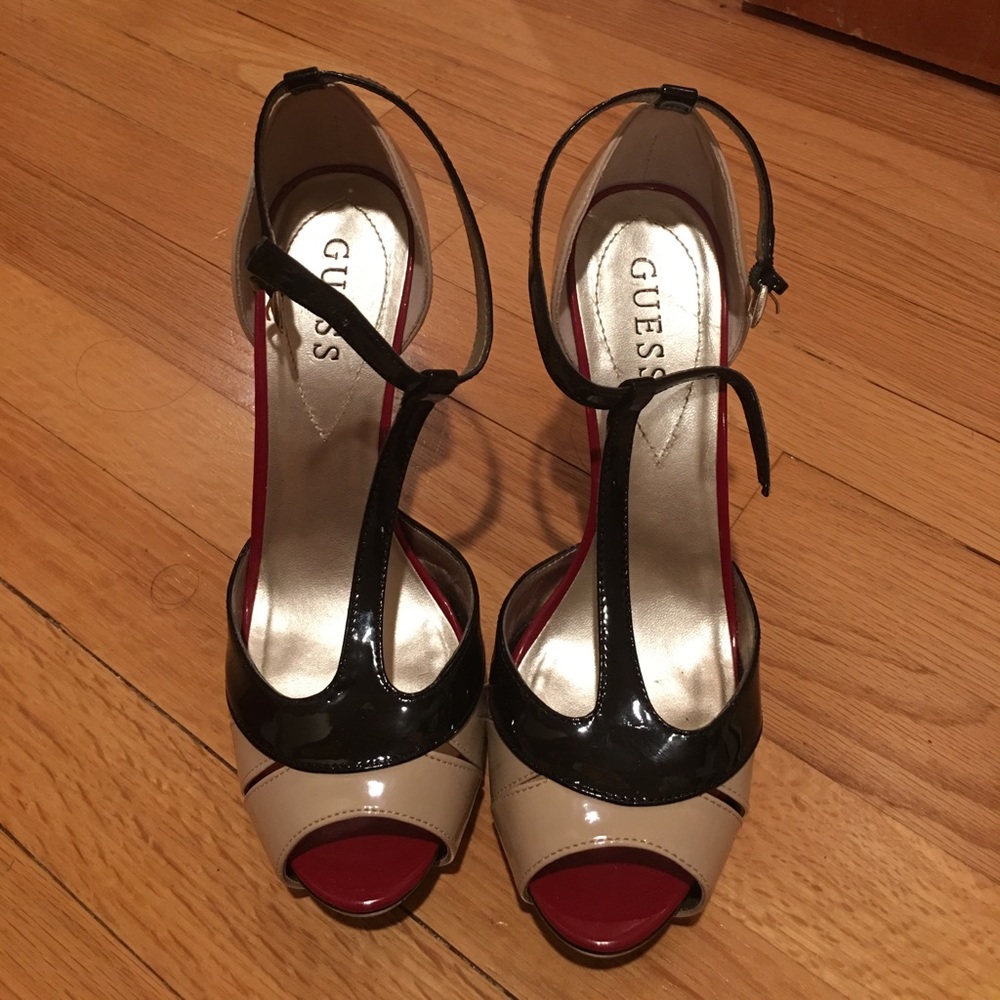 Guess high heel dress shoes for woman