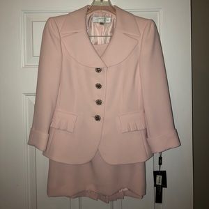 Womens Tahari Suit